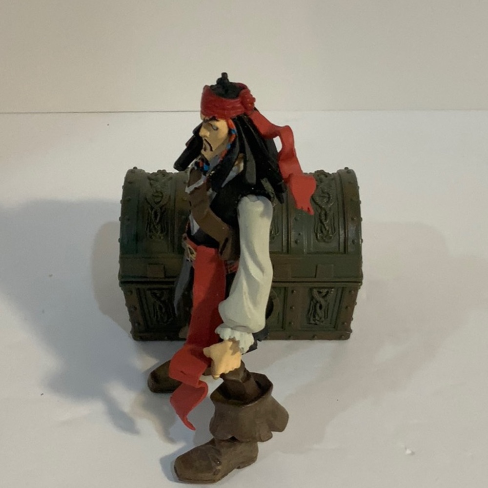Vintage Captain Jack Sparrow of Pirates of the Caribbean  🏴‍☠️ - Picture 3 of 16